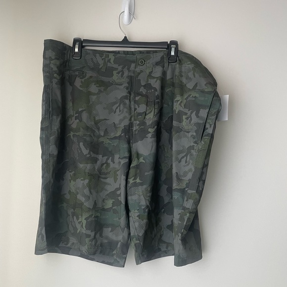Men’s Camo Print Stretch Black Short Size XXL - Picture 2 of 6
